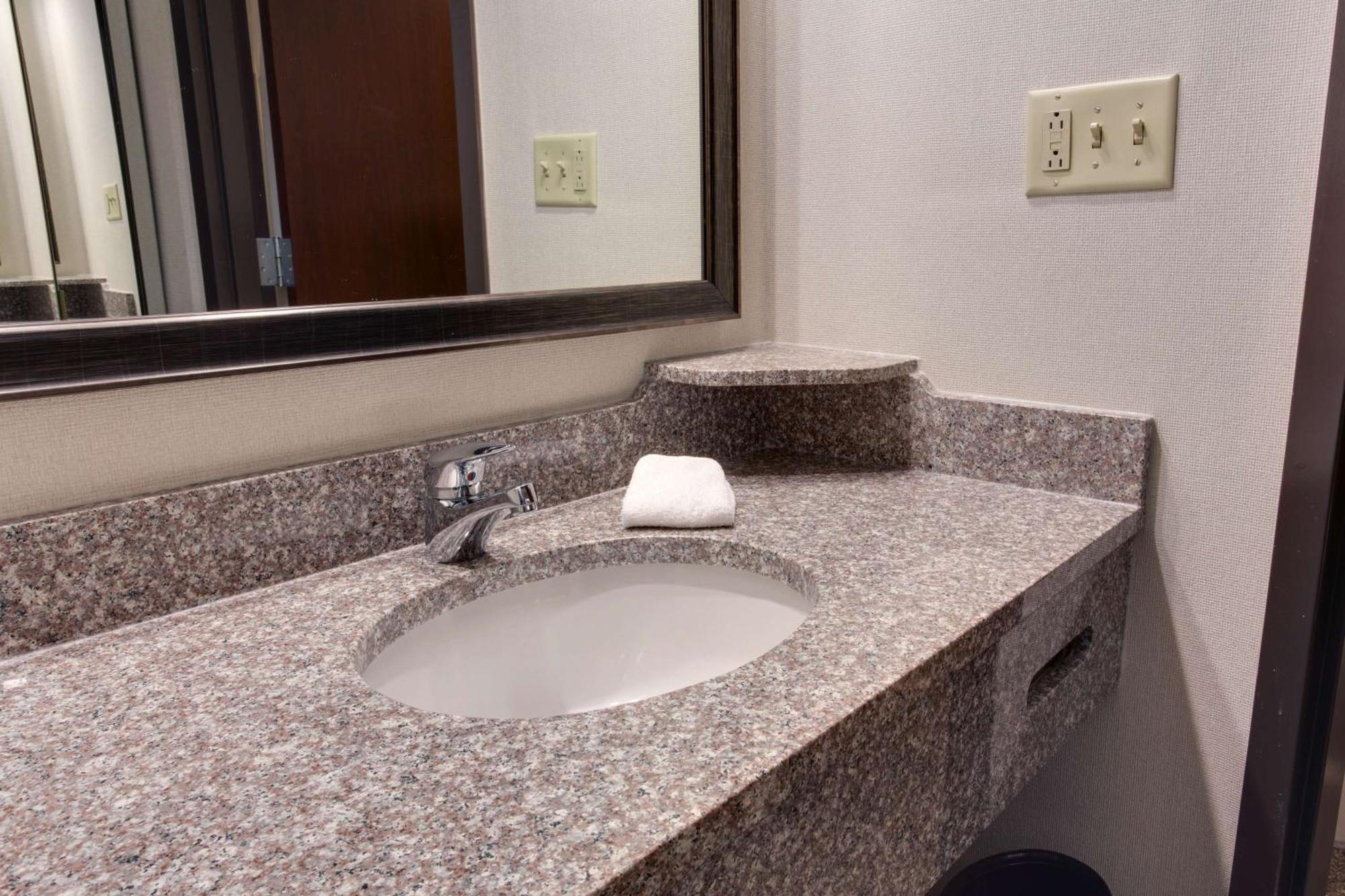 Drury Inn & Suites Nashville Airport ภายนอก รูปภาพ